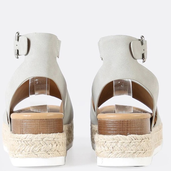 Grey platform sandal - Picture 3 of 4